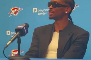 亚历山大谈MVP竞争愈演愈烈：这对联盟来说是好事，让大家有话题可以聊~